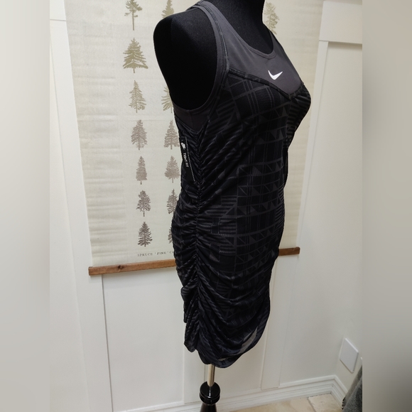 Nike Dress - Small NWT - Picture 4 of 8